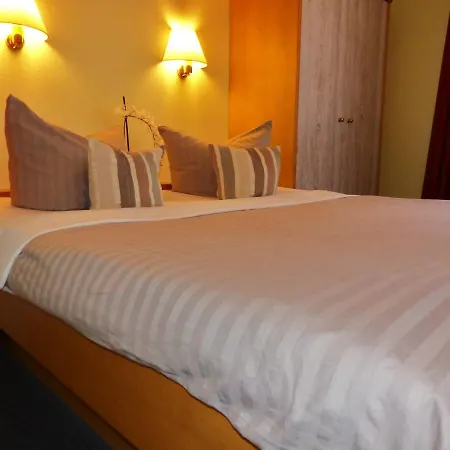 12 - Seewald Haus Huehnergott *